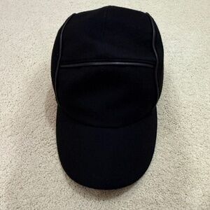HERMES AUTHENTIC CASHMERE / LEATHER TRIM BLACK NEVADA CAP -